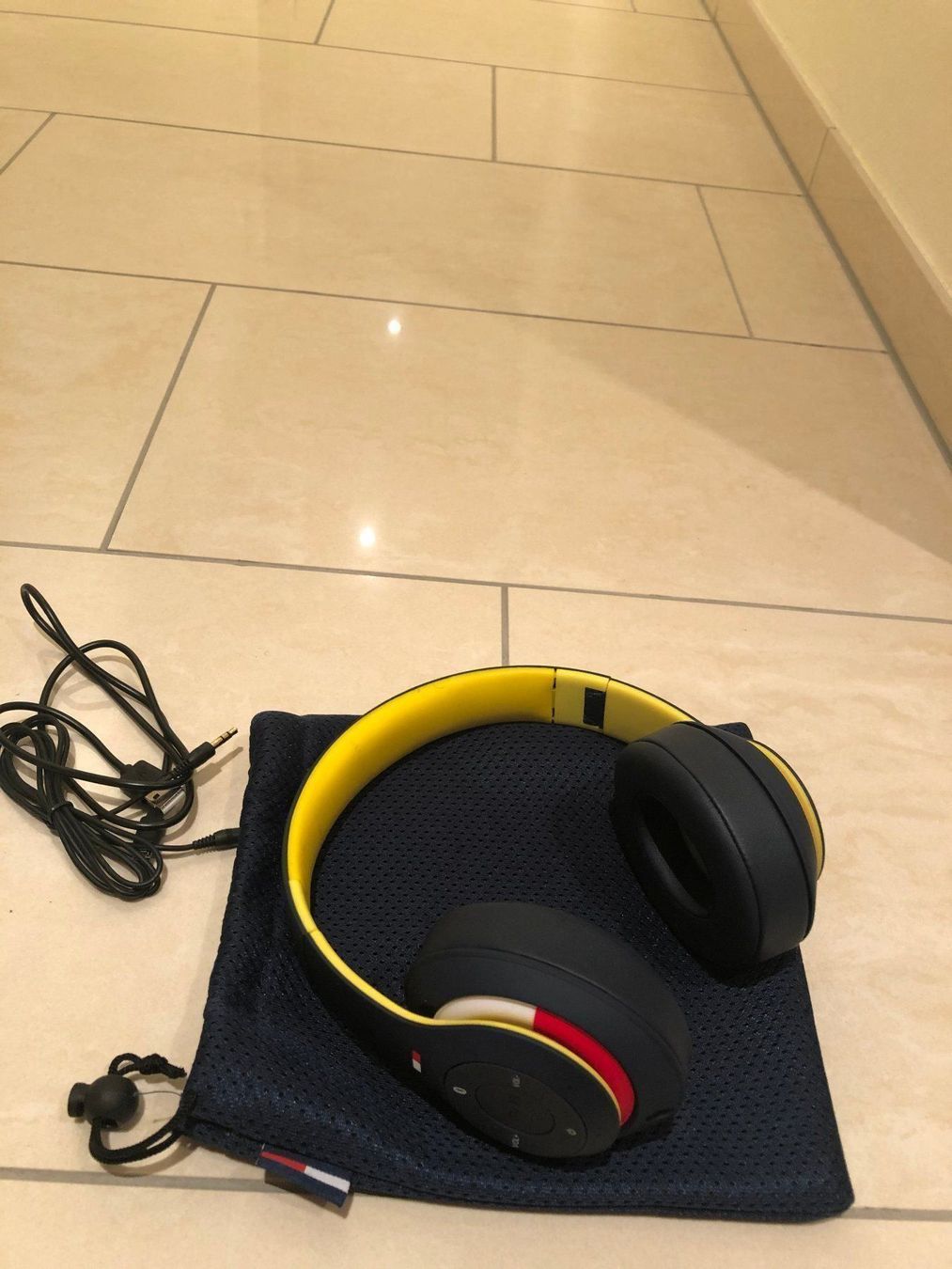 Cuffie: Kopfhörer neu Thommy Hilfiger – Nuovo (secondo la descrizione) da Deitingen venduto da gol_xd5d