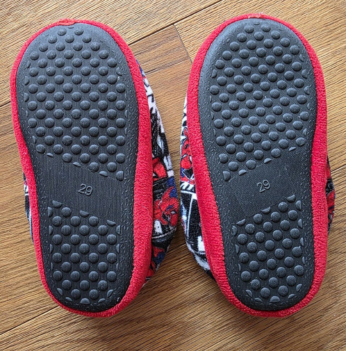 Chaussures garçon: Hausschuhe Spiderman Comic Grösse 29. Neuwertig – Neuf (Voir description) à Zell LU par claro62 1