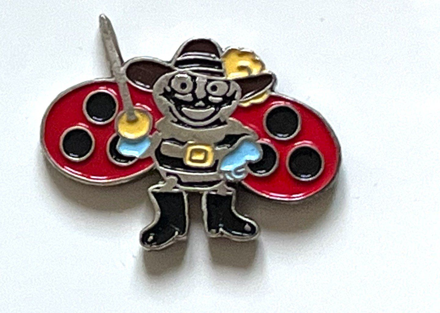 Placchette & Badge: Pin Käfer Musketier – Usato da Kriens venduto da TSCH1