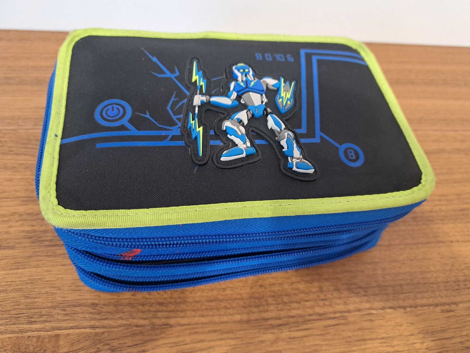 Step by Step Schüler-Etuis: Step by  Step Etui dreifach mit Schwerterlicht – Gebraucht aus bazenheid von salerno007 5