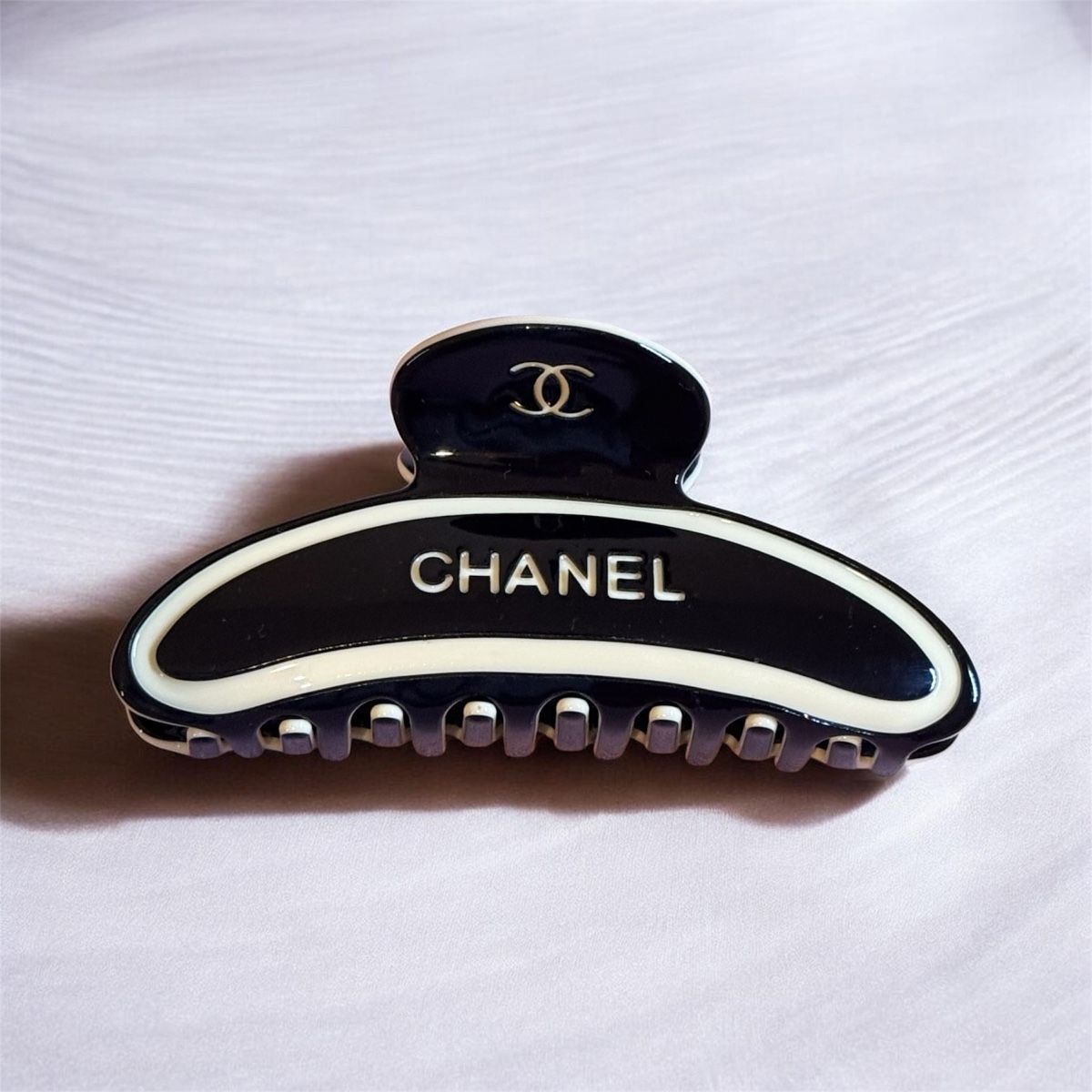 Chanel Accessori per capelli: Pince à cheveux – Nuovo e nell'imballaggio originale da Châtel-St-Denis venduto da Montclair_Swiss 2