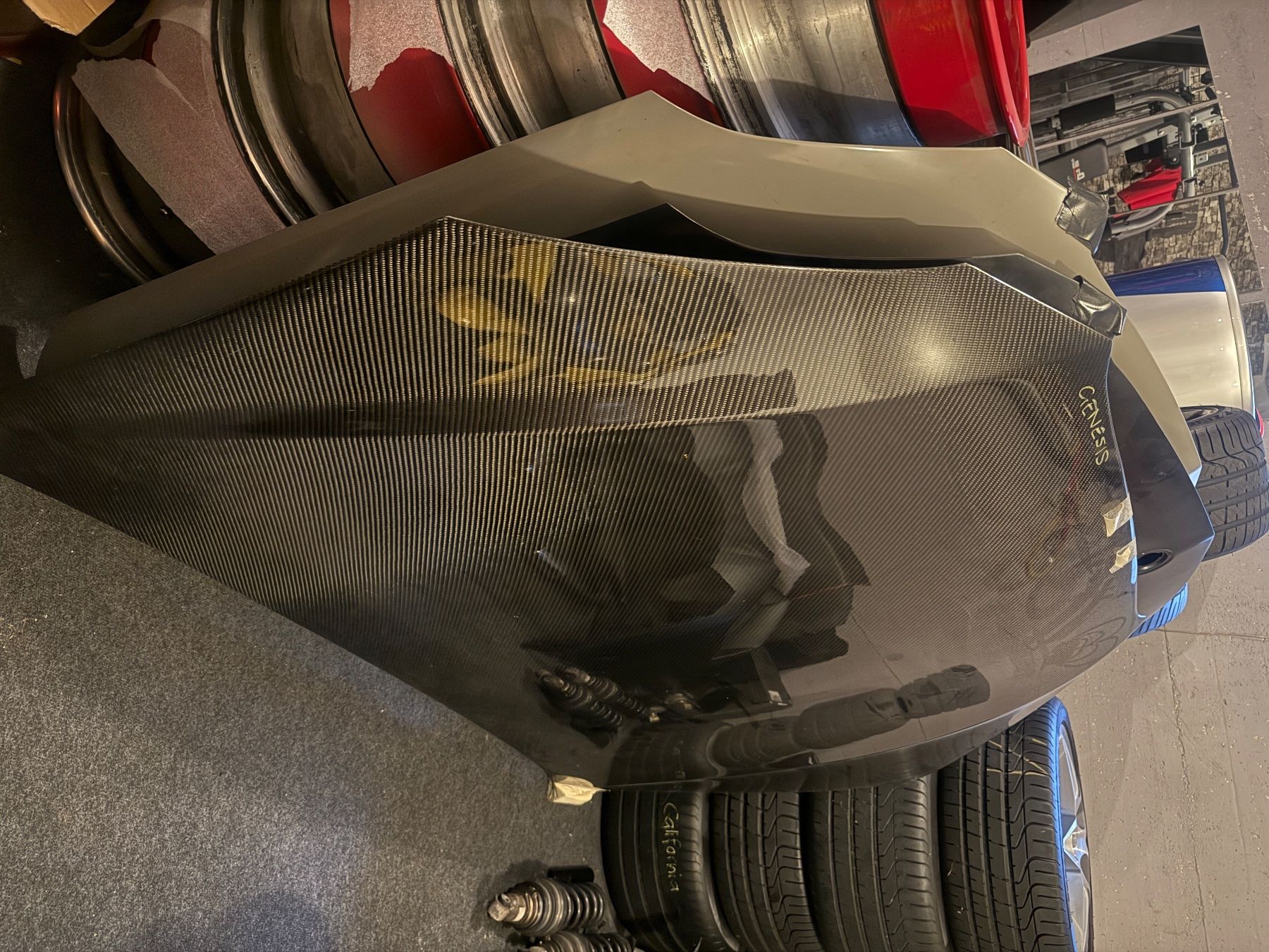 Hyundai Accessori per altri veicoli: Hyundai Genesis Carbon Motorhaube – Usato da Luzern venduto da XCC 1