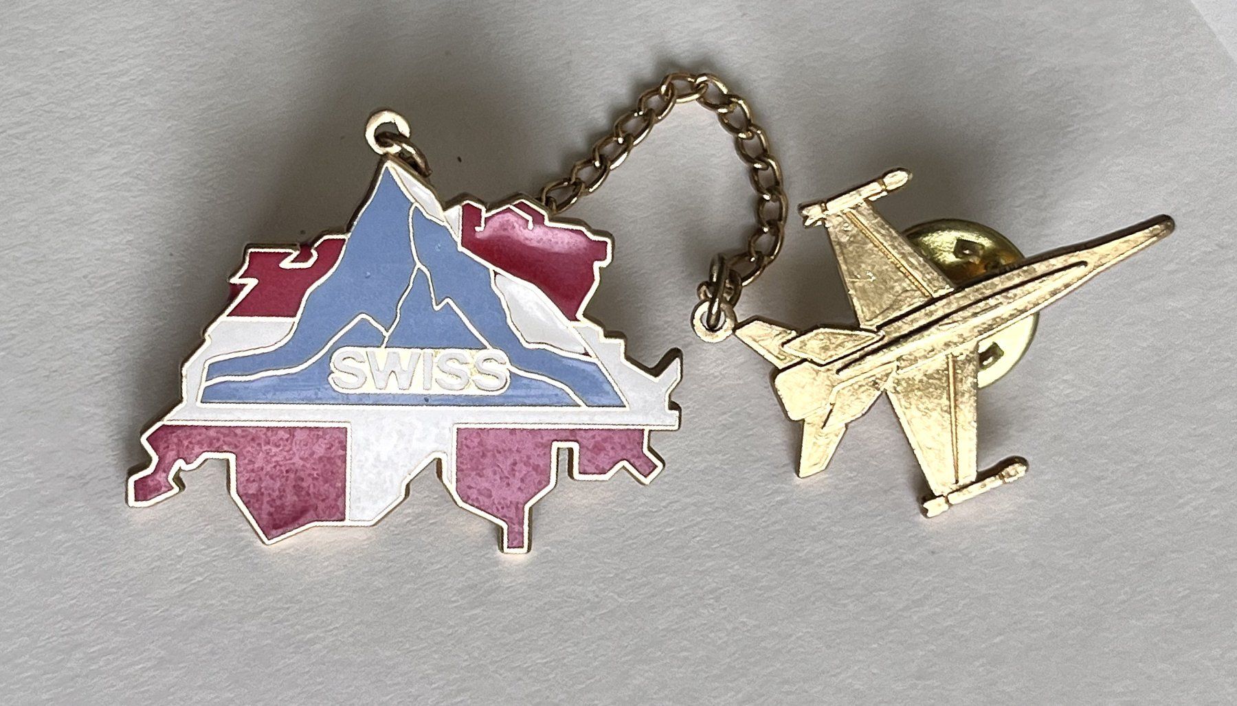 Schweizer Armee Placchette & Badge: Pin Schweizer Armee 2-teiliger Pin – Usato da Kriens venduto da TSCH1