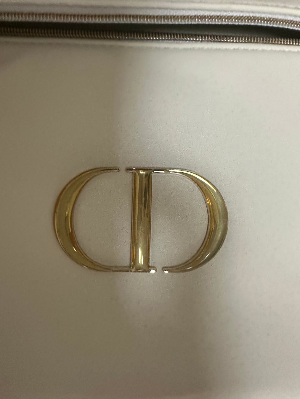 Dior Custodie per cosmetici: Dior Necessaire – Nuovo e nell'imballaggio originale da Steinmaur venduto da regenbogen052 3