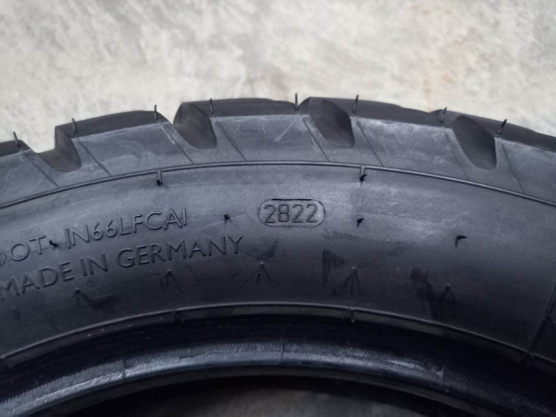 Harley-Davidson Pneumatici & Ruote complete: BATES BAJA Harley Reifen V/H – Usato da Diessenhofen venduto da Sesqui 5