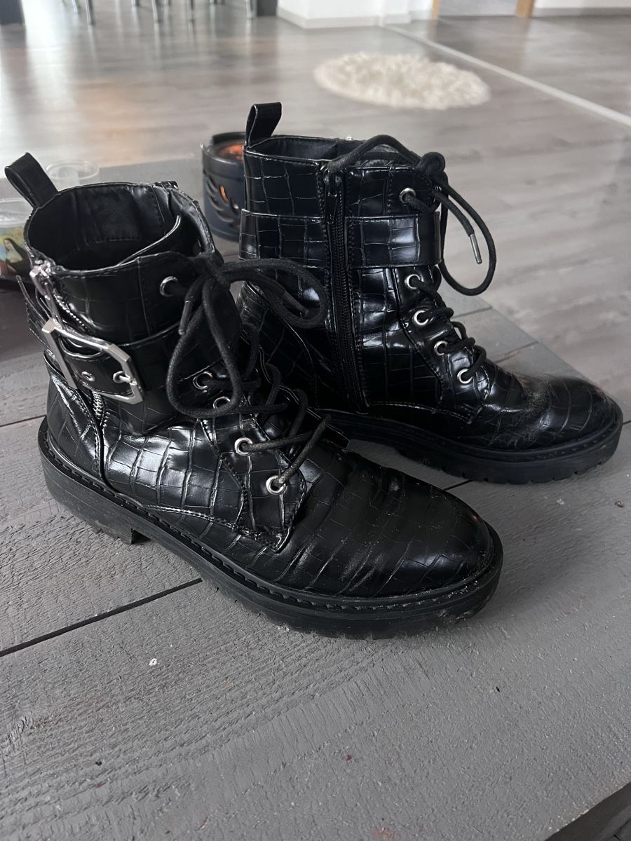 Scarpe da donna: Stiefel schwarz Gr. 40 – Usato da Glashütten venduto da x.mayla