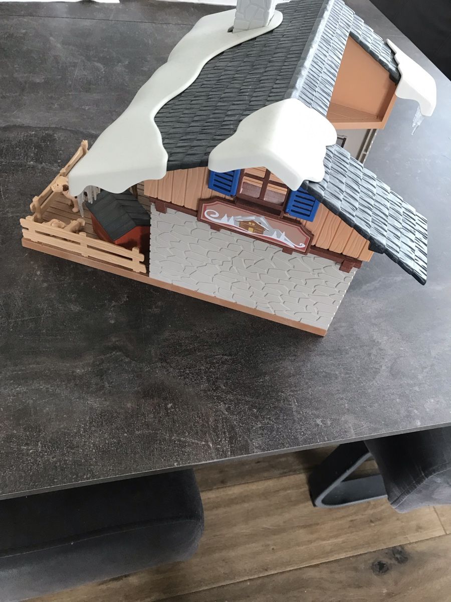 Playmobil Giocattoli: Playmobil,Winterhaus mit Hunden – Usato da Subingen venduto da Bea8 3