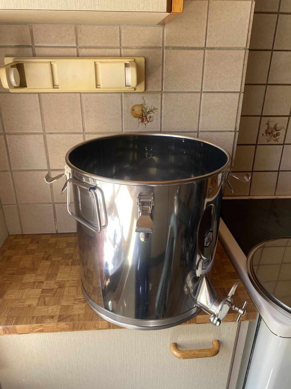 Recipients et similaires: Honig Abfüllbehälter – D'occasion à Niederbipp par cla_ynv9 2