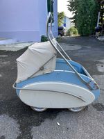 Poussette ancienne de marque helvetia