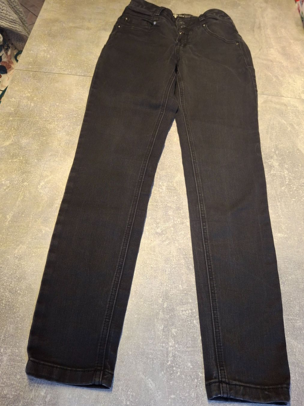 Jeans: Pantalon jeans noir taille 36 marque Zebra – Gebraucht aus Villiers von san_jn5w