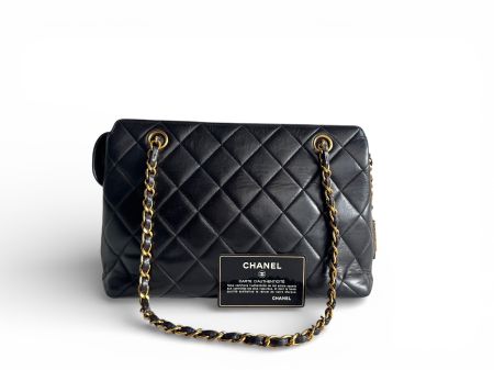 CHANEL Vintage Quilted Shoulder Bag Tasche