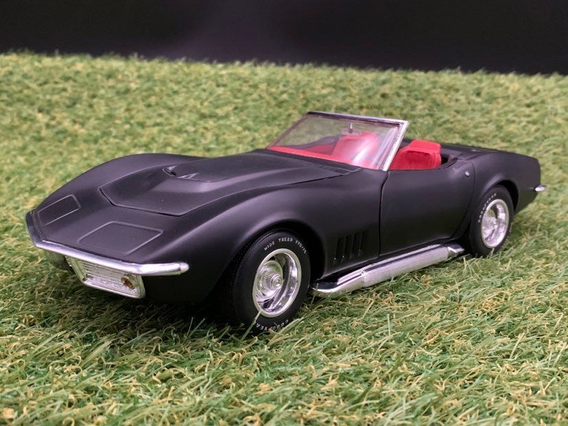 Revell Modellini d'auto: Chevrolet Corvette 1969 1:18 – Usato da Epautheyres venduto da LordSkull 4
