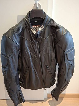 Blouson moto cuir iXS  Taille 46L  Très bon état