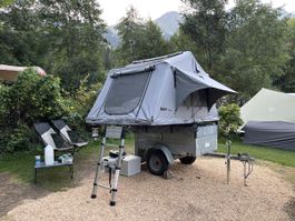 Remorque camping avec tente de toit Thule Tepui