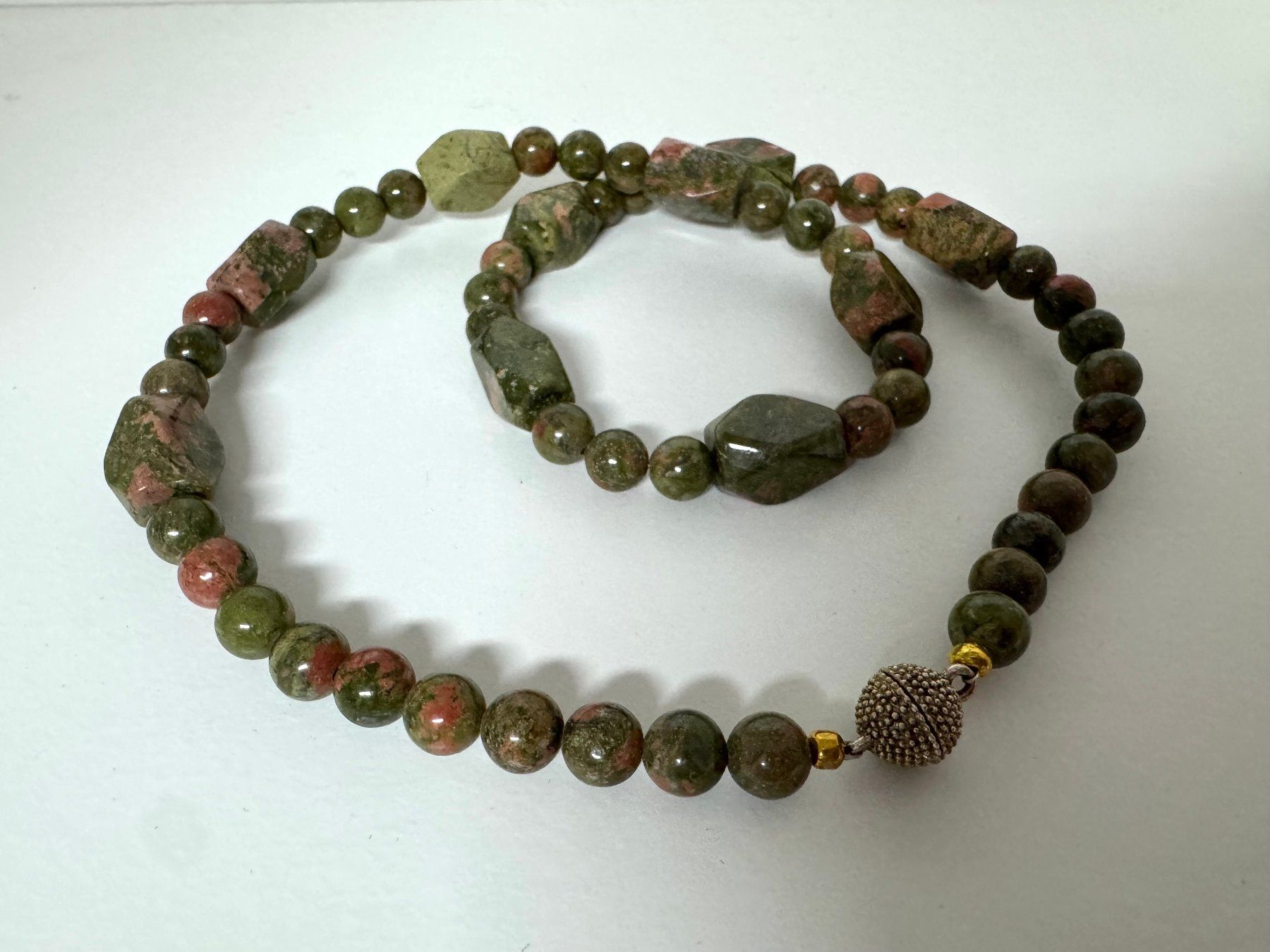Catenine: Halskette Epidot, Unakit . – Nuovo (secondo la descrizione) da Biberist venduto da tl-schmuck 1