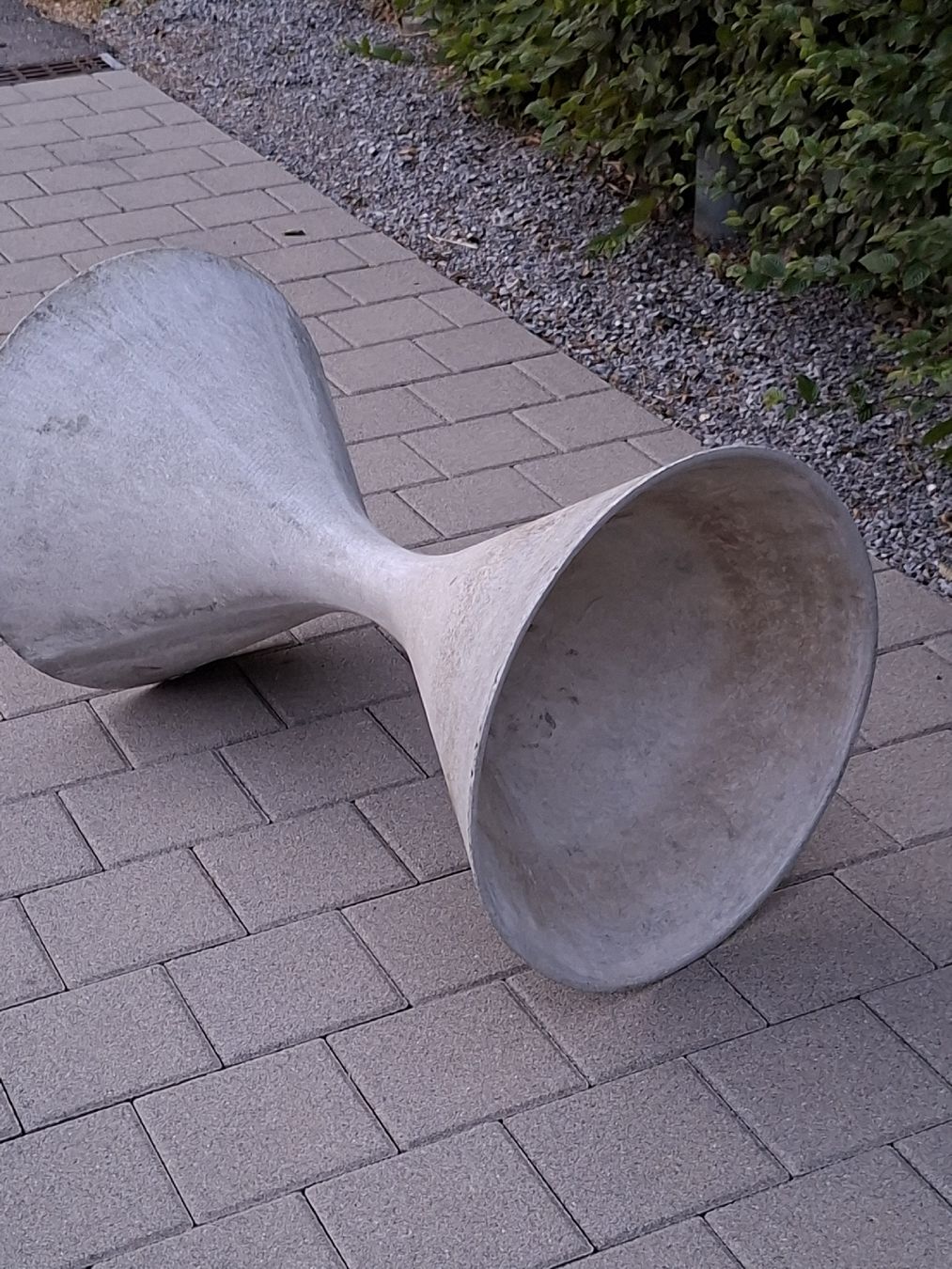Eternit Vasi per fiori: Willy Guhl Eternit Blumenspindel – Usato da Ganterschwil venduto da HeidiuPeter 6