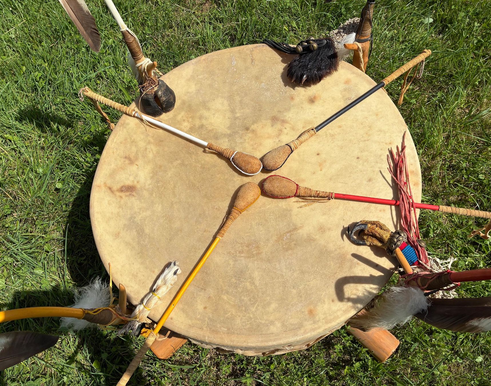 Strumenti musicali: Schamanen-Trommel der Lakota – Usato da Bäretswil venduto da robsonantik 8