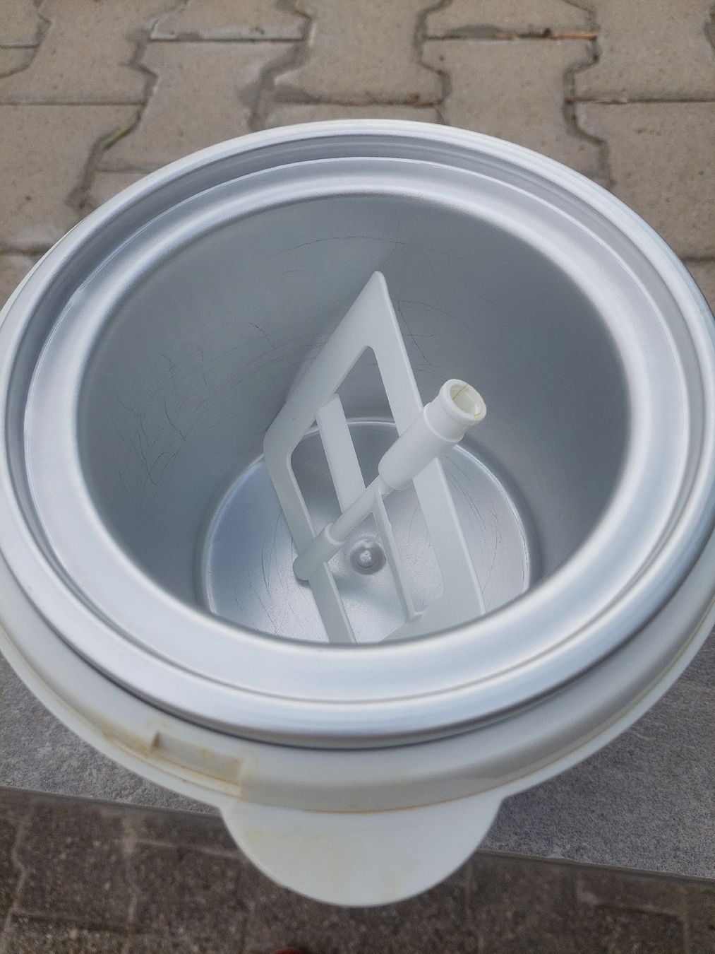 SilverCrest Küchengeräte: SILVERCREST Eismaschine SECM 12 A1 neuwertig – Gebraucht aus Crésuz von NgauNgau 3