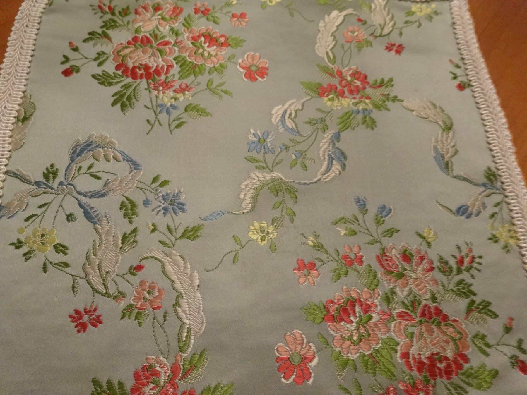 Tutte le decorazioni: 2 napperons - fleurs brodées – Nuovo e nell'imballaggio originale da Biel/Bienne venduto da milamila02 2