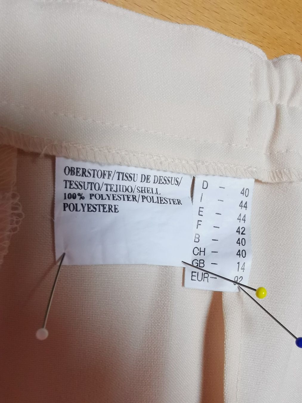 Pantalons: Damenhose beige – D'occasion à Seuzach par NaehdesignMirjam 5