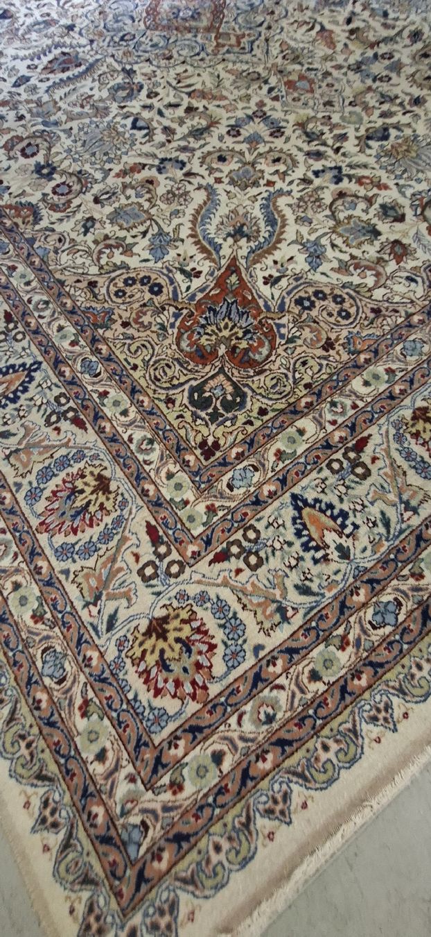 Teppiche: Wohnzimmerteppich orientalisch gemustert beige Grösse tabriz – Gebraucht aus Dübendorf von Babyl2945 2