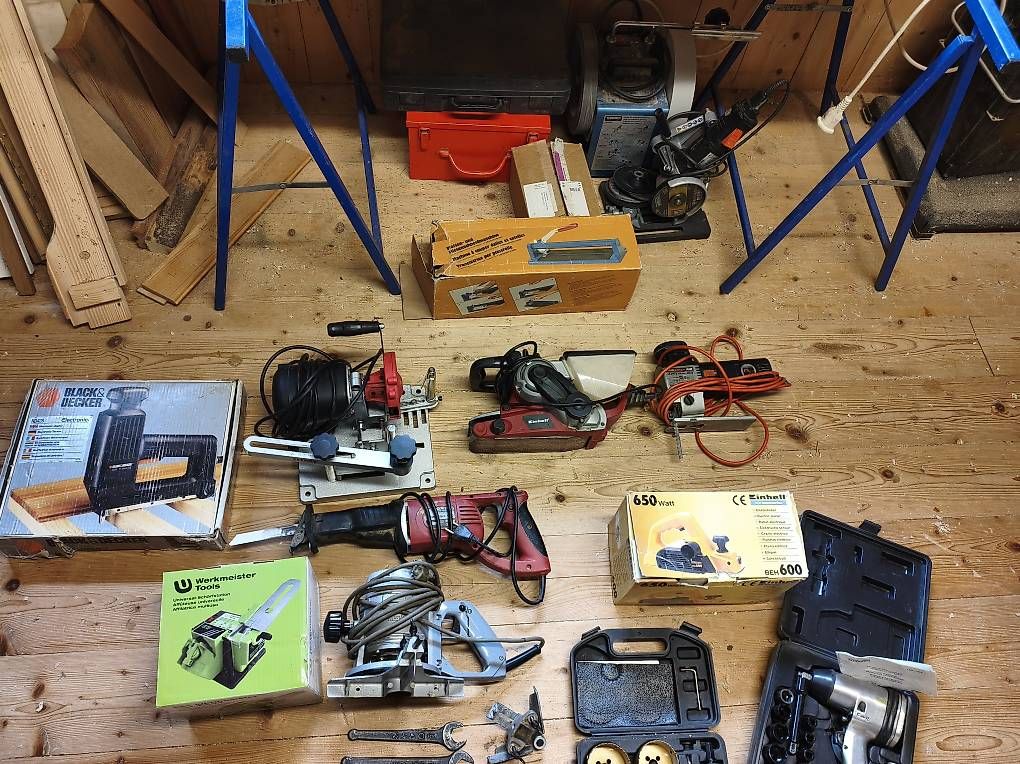 Alle Werkzeuge: Lot d'outils  – Gebraucht aus Riaz von B7turbo1 1