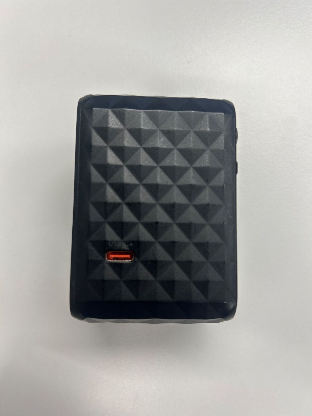 Lecteurs & Adaptateurs: Reiseadapter Threekey Universal schwarz gebraucht – D'occasion à Luzern par lupol_Verwertungen 3
