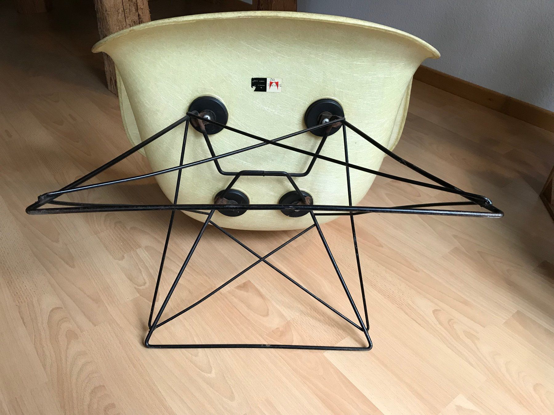 Eames Sedie: Armchair C&R Eames LAR – Usato da La Neuveville venduto da e_perriard 7