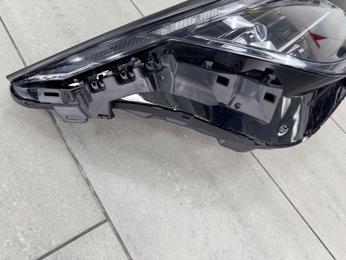 Kia Fari: Scheinwerfer KIA EV6 – Usato da Hochdorf venduto da K.Kari 5