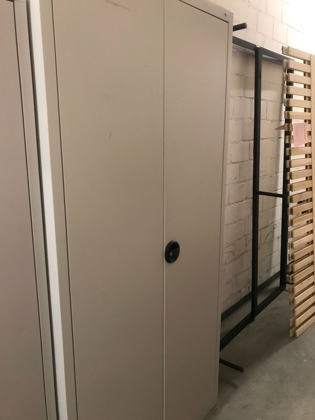 Ikea Armadi: Metallschrank – Usato da Affoltern am Albis venduto da Zapro 1