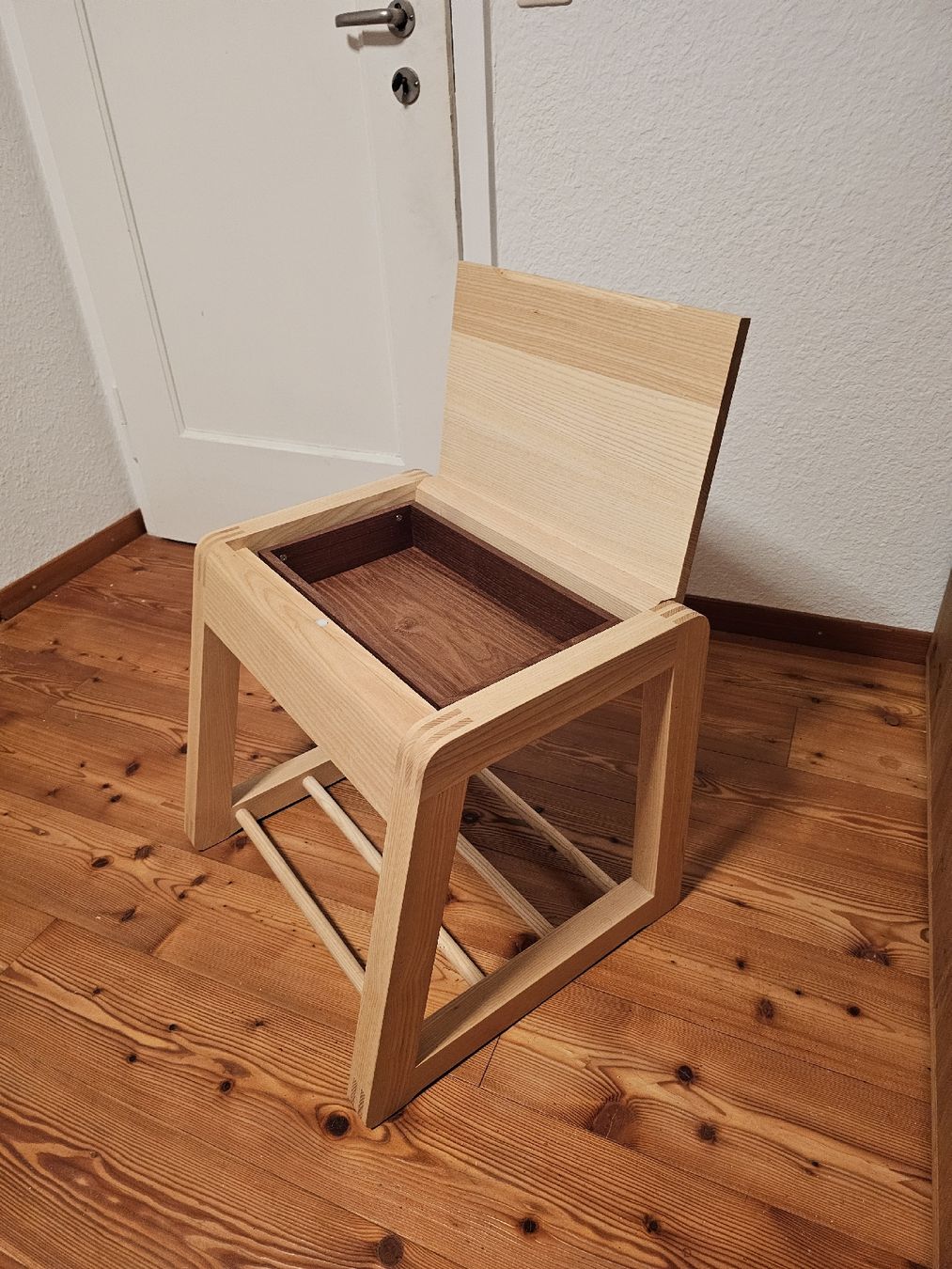 Sgabelli: Hocker mit verstecktem stauraum – Nuovo (secondo la descrizione) da Ittigen venduto da leo_55jt 2