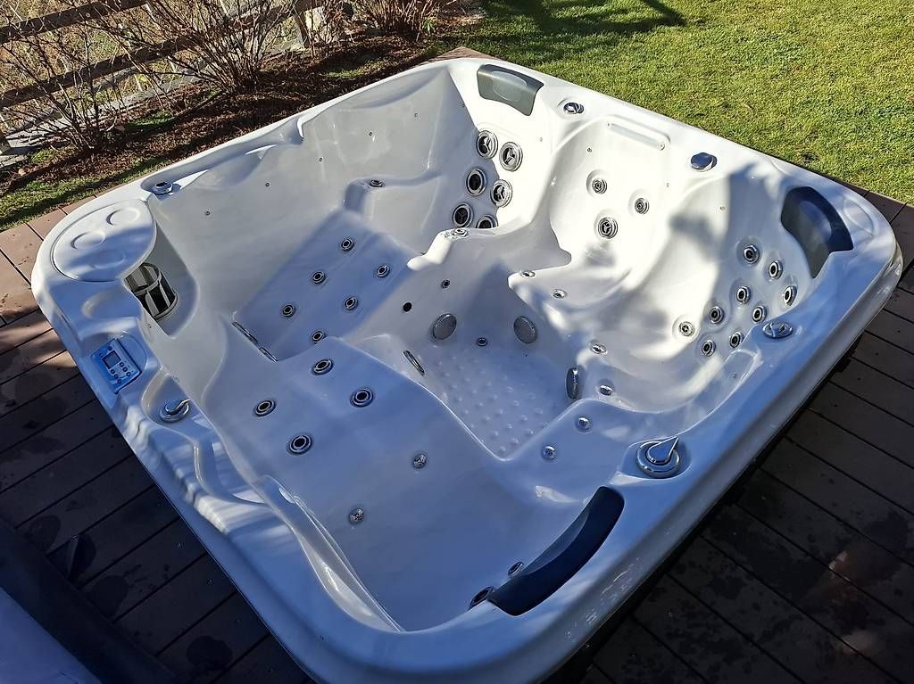 Jacuzzi Whirlpool: Jacuzzi 5 places – Usato da Miège venduto da luc_jbz2
