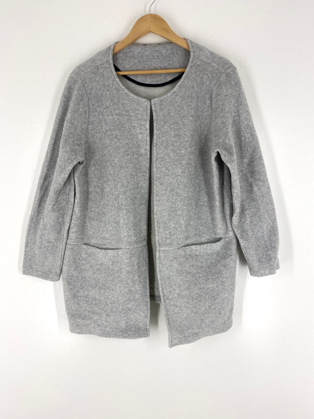 Giacche: Fleece Jacke, grau, Grösse 42 – Usato da Mülligen venduto da Chleeblatt1941 1