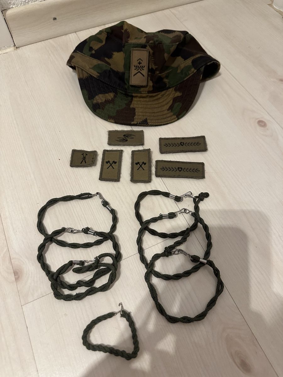 Schweizer Armee Uniformi: Armee Kappe Tarnmuster + Beingümmerli, Funktionabzeichen – Usato da Kloten venduto da MikiMiki_7