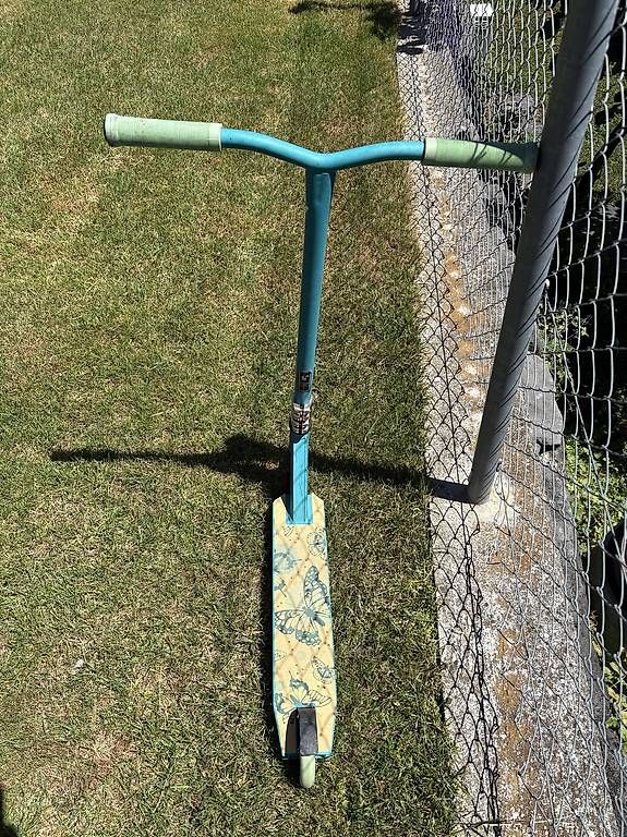 Kickboard: Scooter Trotinett – Gebraucht aus Tscherlach von Colibry