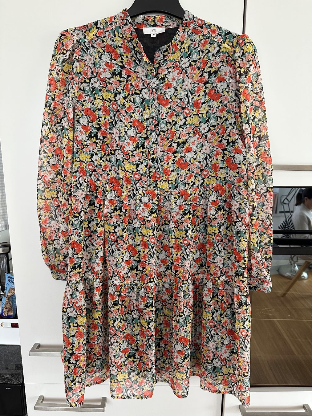 Kleider: Blumenkleid Grösse 36 / FR 42 – Neu (gemäss Beschreibung) aus Zumikon von ABrus01