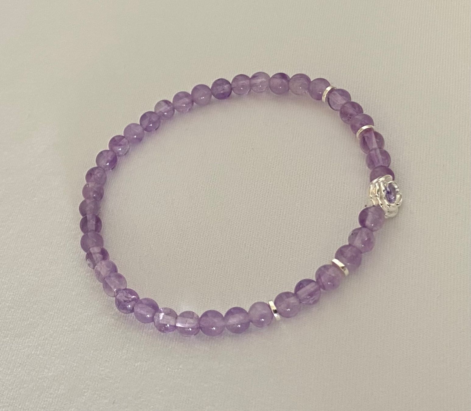 Armbänder & -reifen: Edelstein Armband Lavendel Amethyst mit Silber auf Mass – Neu und originalverpackt aus Zuzwil SG von Lemliskat 2