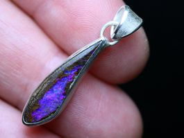AURORA ELECTRA Silberanhänger mit australischem Boulder Opal