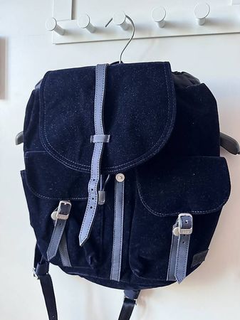 Herschel Rucksack dunkelblau / Samt-Look