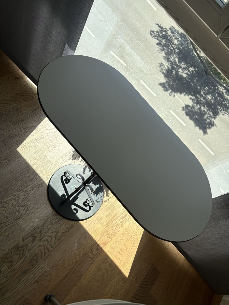 Set di tavolo e panche: Vitra Tisch und Stühle – Usato da Basel venduto da v3t_z9gg 5