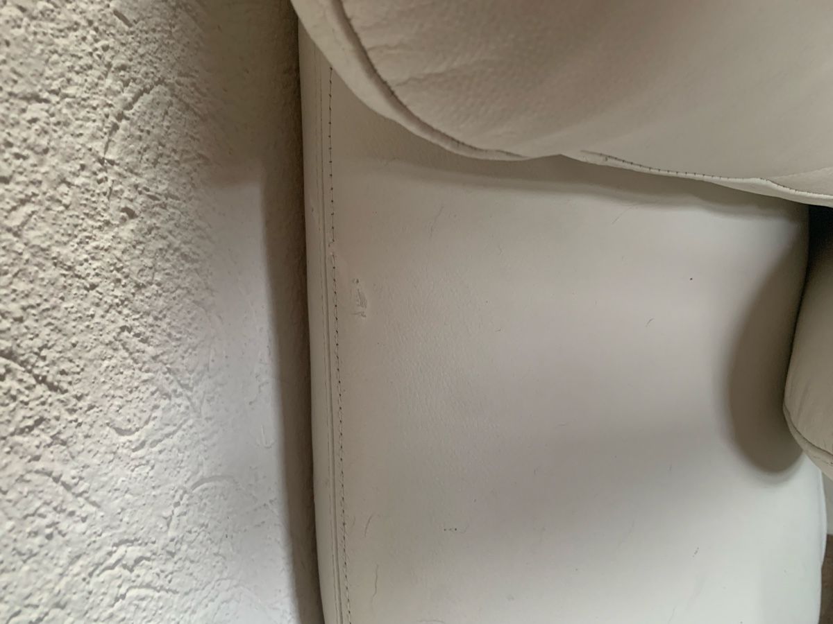 Sofas: Weisses Sofa – Gebraucht aus Waltenschwil von k.essig 3