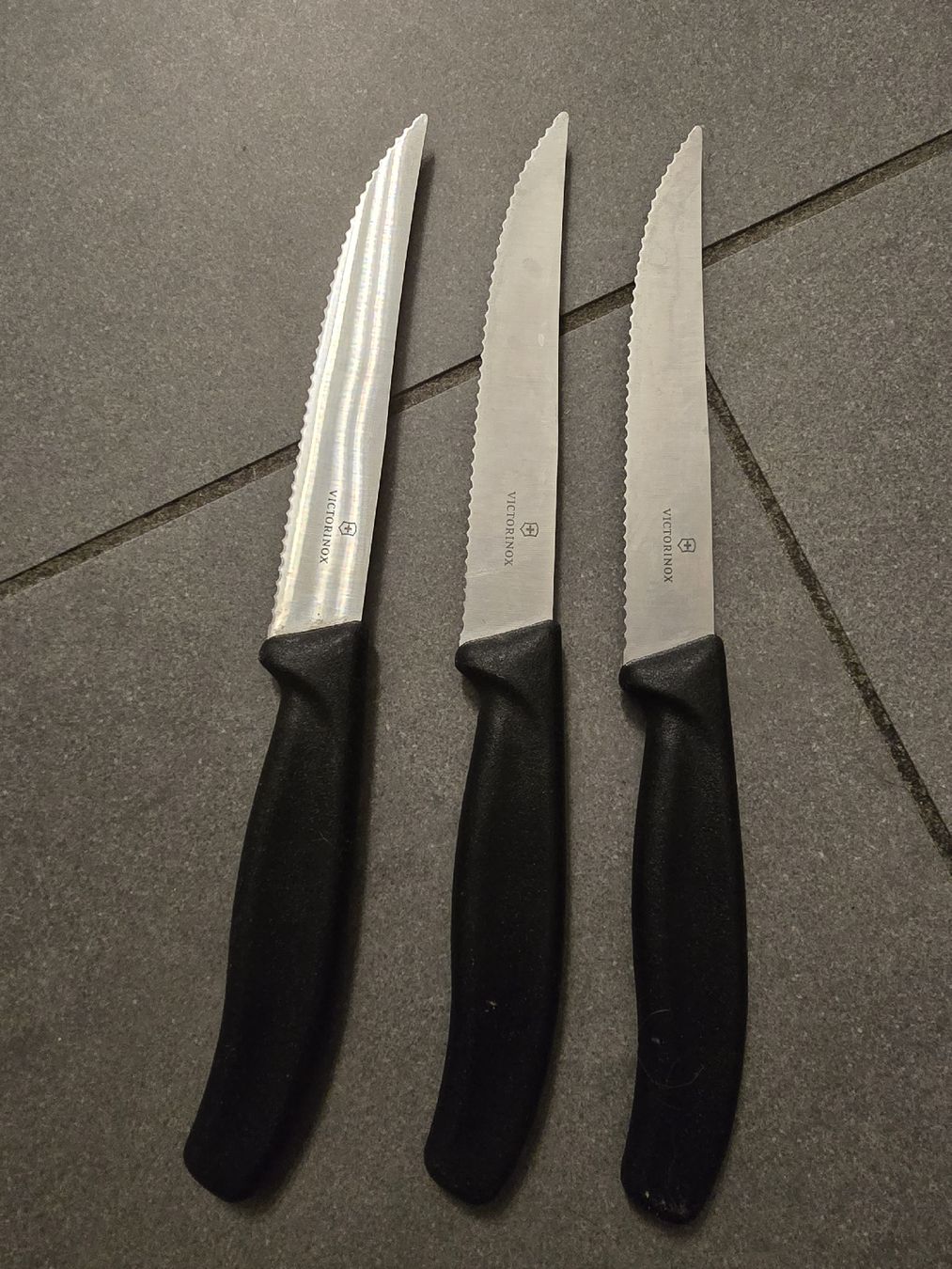 Victorinox Coltelli da cucina: 3 couteaux Victorinox – Nuovo (secondo la descrizione) da Bulle venduto da jul_knn6