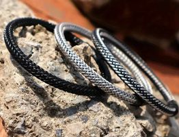 Set mit 3 Stk. Unisex Edelstahl-Armbändern mit Drahtgeflecht