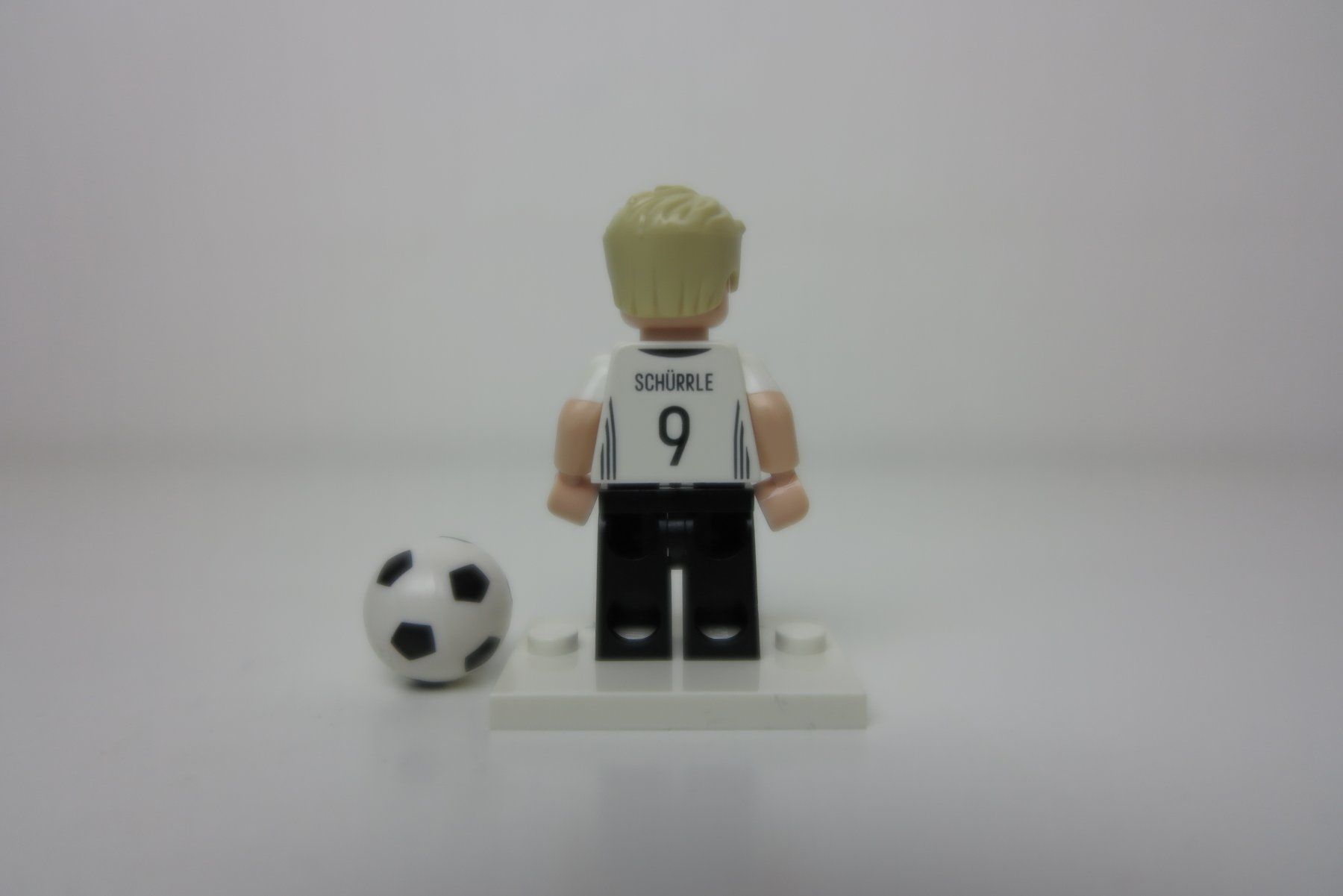 Lego Giocattoli: LEGO Minifigur CMF DFB André Schürrle – Nuovo (secondo la descrizione) da Ostermundigen venduto da RG-Collector 1