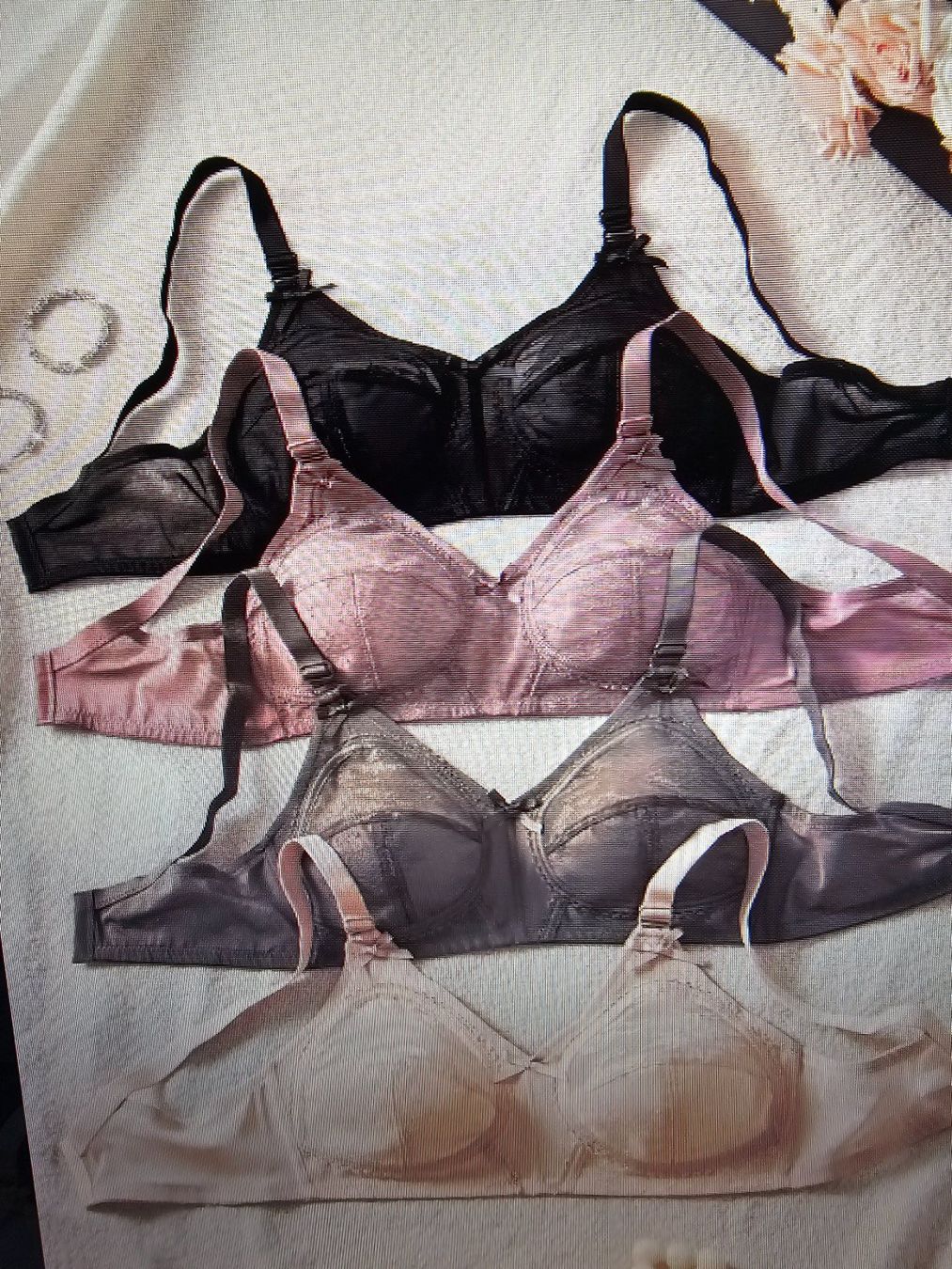 Sonstige Unterwäsche: 4er Set, Spitze Push-Up BH Gr XXL – Neu (gemäss Beschreibung) aus Sumiswald von Sumo68