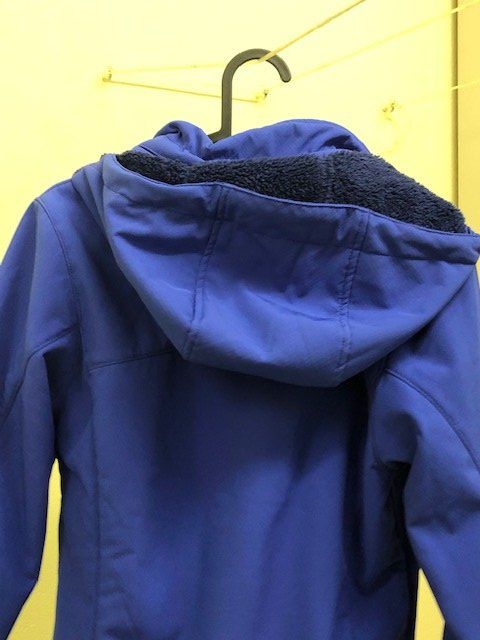 Jacken & Mäntel: Mädchen Softshelljacke Grösse S (kleiner geschnitten) – Gebraucht aus Wangen ZH von Fruti4ric 2