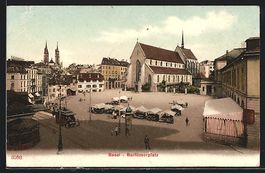 Basel, Starssenbahn und Stände auf dem 