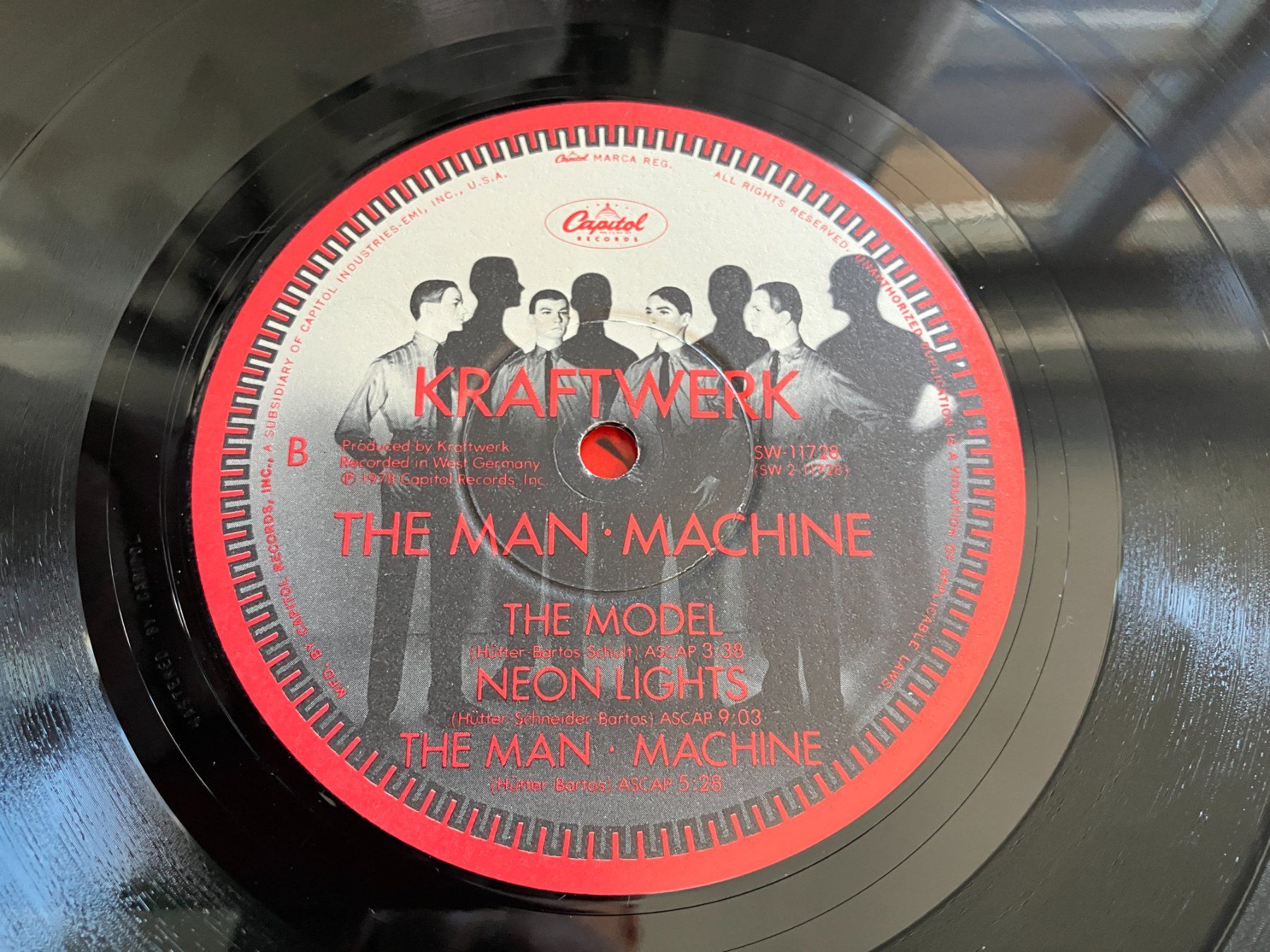 Dischi in vinile: Kraftwerk – Usato da Aarwangen venduto da Jukebox3 8