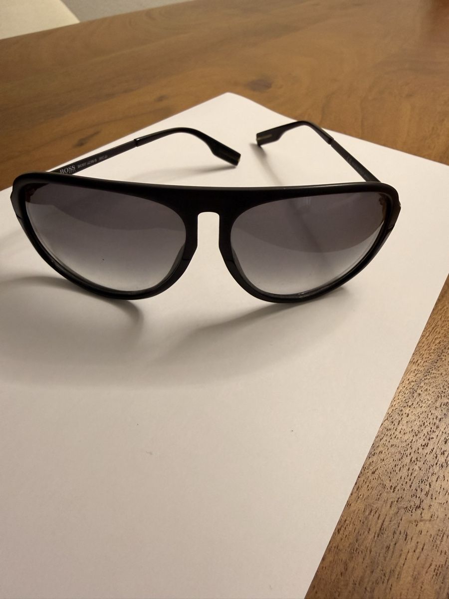 Hugo Boss Occhiali & Lenti: Sonnenbrille Hugo Boss – Nuovo (secondo la descrizione) da Schaffhausen venduto da Lutka01