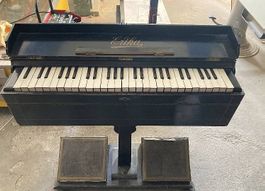 Erika Druckluft Säulenharmonium